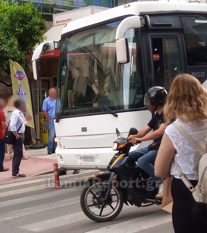 Με λεωφορείο από τη ΓΑΔΑ στα δικαστήρια Λαμίας - Μισό φορτηγό οι φάκελοι με το κατηγορητήριο - Φωτογραφία 4