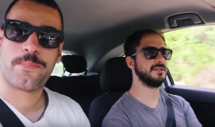 Ο Konilo και ο Vagelarios επισκέπτονται το λευκότερο νησί της Ελλάδας όμως κάτι τους χαλάει το κέφι - Απολαύστε τους... [video] - Φωτογραφία 1