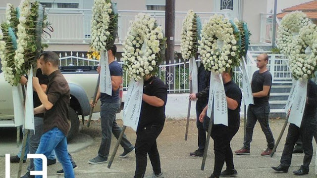 Ράγισαν καρδιές στην κηδεία του ΕΠΟΠ στον Έβρο - Φωτογραφία 1