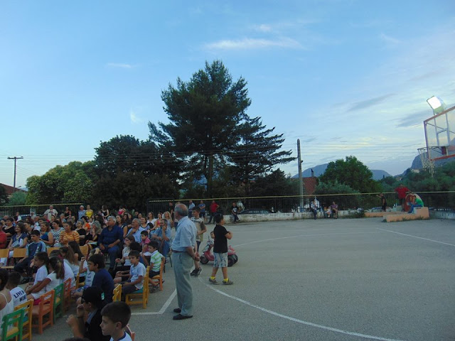Με επιτυχία η θεατρική παράσταση «Καλημέρα Ελλάδα», από το Δημοτικό Σχολείο Κανδήλας -ΦΩΤΟ - Φωτογραφία 9