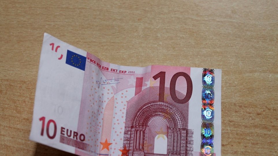 Εξεταστής «λαδώθηκε» με… 10 ευρώ για να βγάλει δίπλωμα! - Φωτογραφία 1