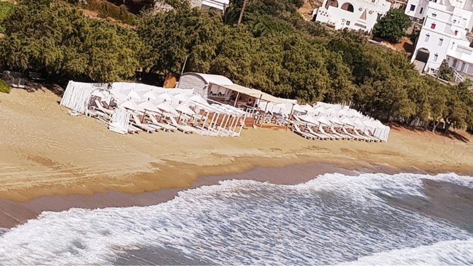 Lefko beach bar: Το καλοκαίρι στην Τήνο απέκτησε το δικό του σήμα κατατεθέν - Φωτογραφία 1