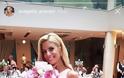 Απαστράπτουσα η Ευαγγελία Αραβανή στο γάμο της κολλητής της με δημιουργία της Υβόννη Μπόσνιακ - Φωτογραφία 5