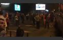 Επεισόδια στα Σκόπια για τη συμφωνία: Διαδηλωτές επιχείρησαν να εισβάλουν στη Βουλή [Εικόνες-Βίντεο] - Φωτογραφία 3