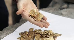 Kρήτη: Έκλεψαν χρηματοκιβώτιο που περιείχε… χρυσές λίρες - Φωτογραφία 1