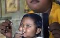 Θυμάστε το 2χρονο αγοράκι που κάπνιζε μανιωδώς, 40 τσιγάρα την ημέρα; - Δείτε πως είναι σήμερα και τι κάνει [photos] - Φωτογραφία 1