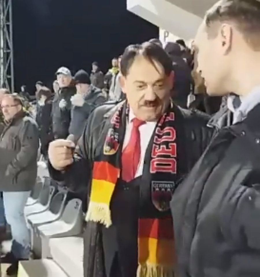 «Πάγωσε» το γήπεδο: Ο Χίτλερ εμφανίστηκε σε παιχνίδι του Μουντιάλ! - Φωτογραφία 1