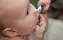 Πότε μπορούν τα μωρά να πιουν νερό; Η απάντηση μπορεί να σας εκπλήξει!