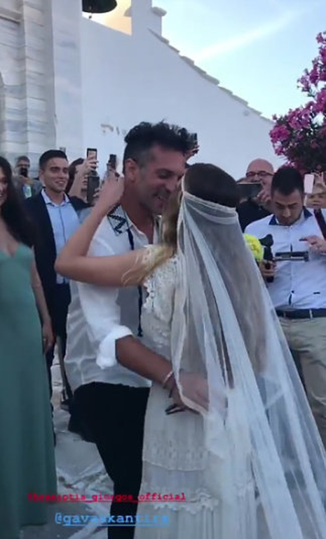 Χρανιώτης - Αβασκαντήρα: Οι πρώτες εικόνες από τον γάμο τους στην Τήνο! - Φωτογραφία 7