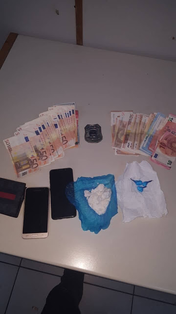 Κοκαΐνη και 2.500 ευρώ βρήκαν οι αστυνομικοί της Ζ σε τυχαίο έλεγχο - Φωτογραφία 1