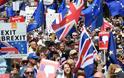 Χιλιάδες διαδηλωτές κατά του Brexit στους δρόμους του Λονδίνου, δύο χρόνια μετά το δημοψήφισμα - Φωτογραφία 5