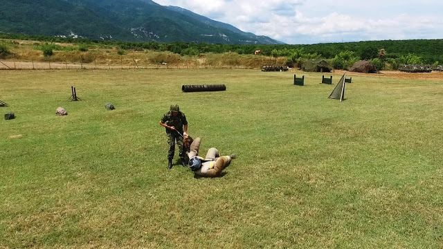 Άσκηση από τη Μεραρχία Υποστήριξης με Στρατιωτικούς Σκύλους - Φωτογραφία 14