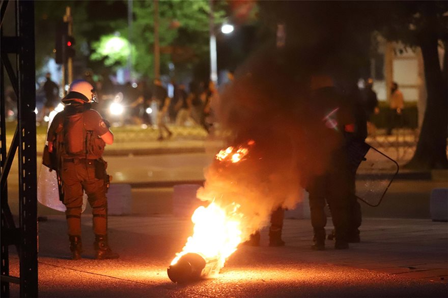 Θεσσαλονίκη: Πεδίο μάχης μέχρι αργά η πόλη για εκδήλωση του ΣΥΡΙΖΑ για το Μακεδονικό - Φωτογραφία 15