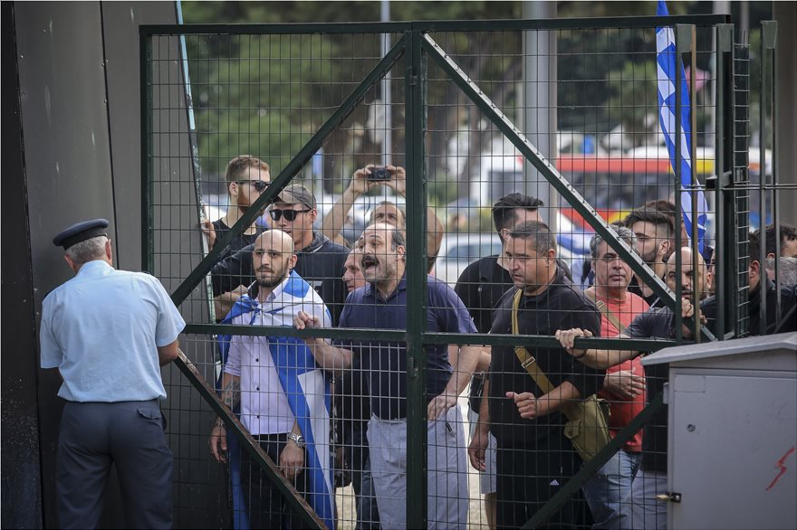 Θεσσαλονίκη: Πεδίο μάχης μέχρι αργά η πόλη για εκδήλωση του ΣΥΡΙΖΑ για το Μακεδονικό - Φωτογραφία 18