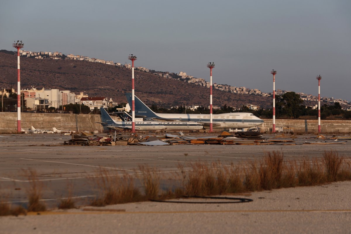 Συγκλονιστικές φωτογραφίες από το ερειπωμένο Ελληνικό - Σοκάρει η τραγική κατάσταση που βρίσκεται [photos] - Φωτογραφία 21