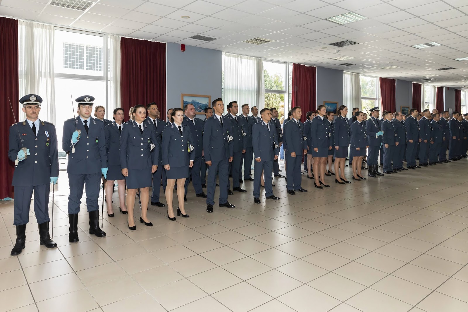 Ορκωμοσία νέων Υπαστυνόμων Β΄ της Ελληνικής Αστυνομίας στη Σχολή Αξιωματικών (ΦΩΤΟ) - Φωτογραφία 3