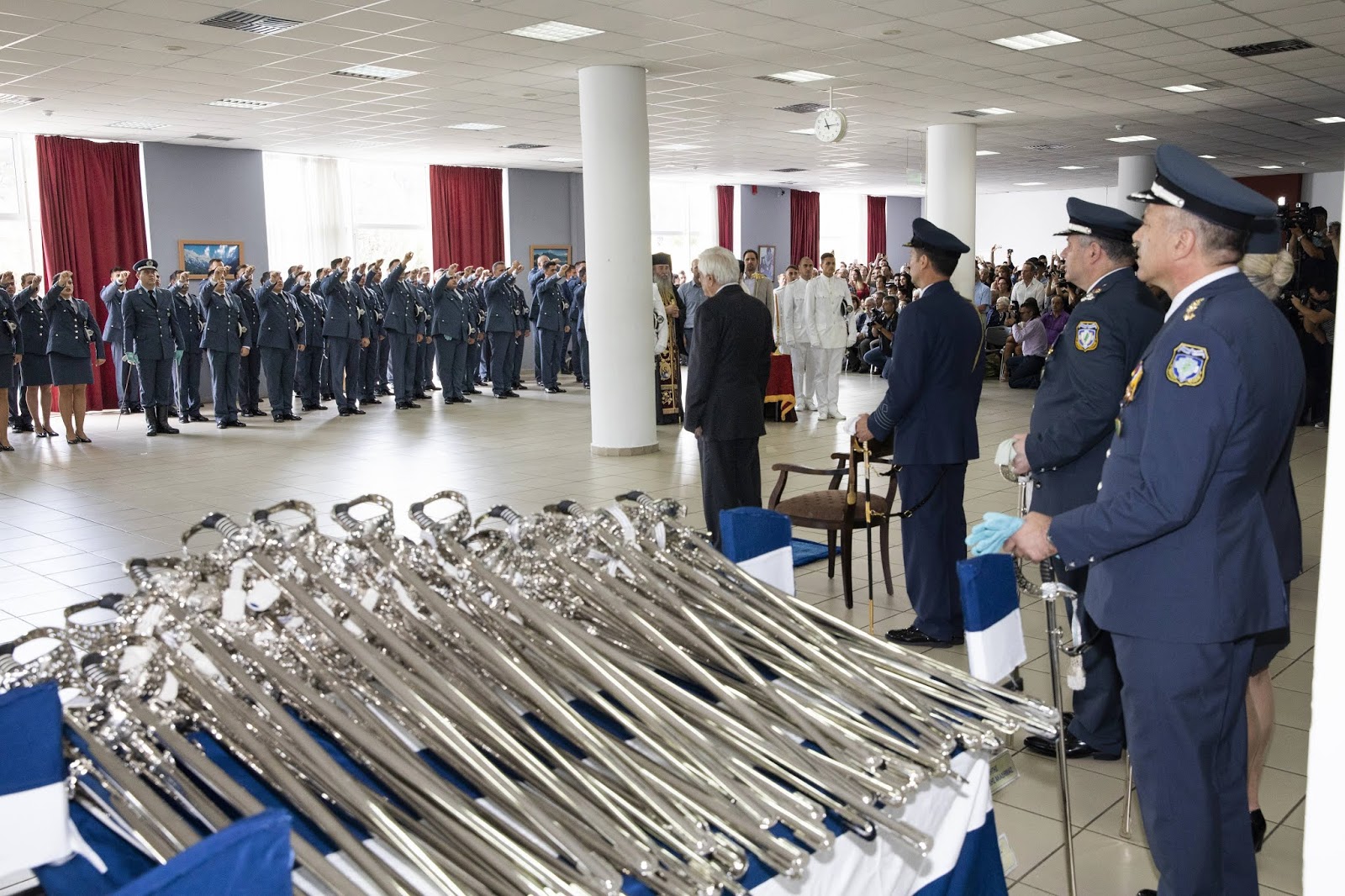 Ορκωμοσία νέων Υπαστυνόμων Β΄ της Ελληνικής Αστυνομίας στη Σχολή Αξιωματικών (ΦΩΤΟ) - Φωτογραφία 5