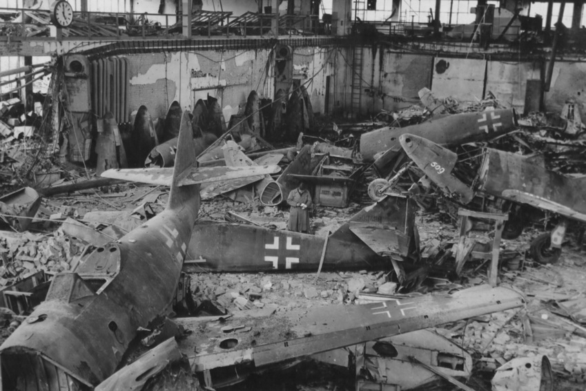 Τα κρυφά εργοστάσια αεροπλάνων τζετ των Ναζί - Φωτογραφία 19