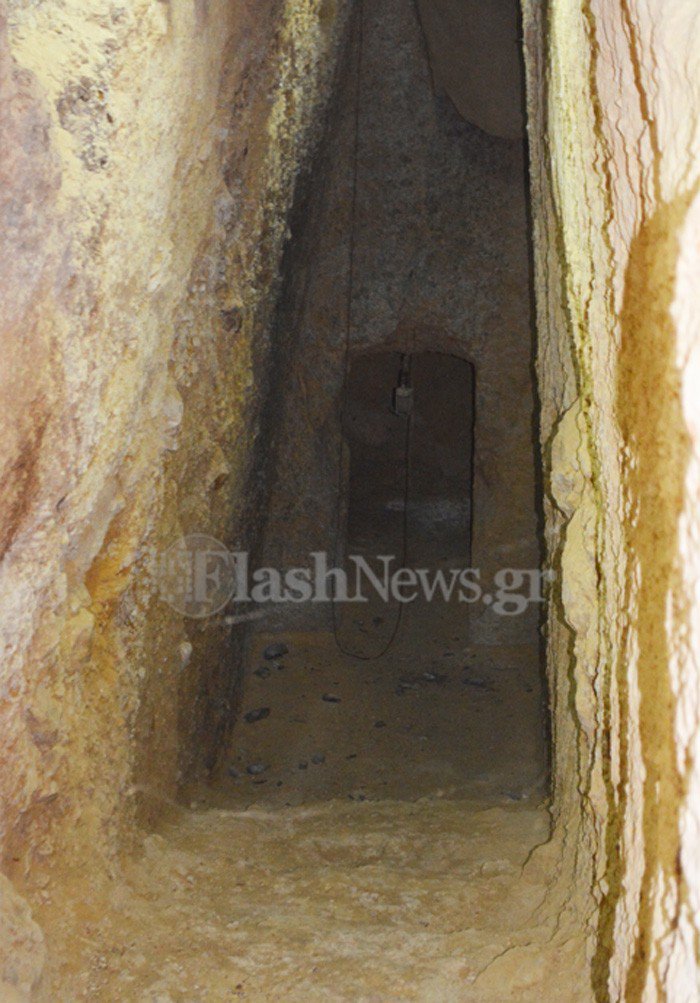 Δεν θα πιστεύετε τι βρίσκεται στο υπόγειο αυτής της πολυκατοικίας στα Χανιά... [photos+video] - Φωτογραφία 3