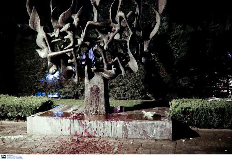 Θεσσαλονίκη: Η Ισραηλιτική Κοινότητα καταδικάζει τη βεβήλωση του Μνημείου Ολοκαυτώματος - Φωτογραφία 2