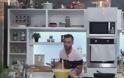 Στιγμές πανικούΓνωστή ηθοποιός χάνει τις αισθήσεις της on camera την ώρα της μαγειρικής - Σοκαρισμένος ο Γιώργος Τσούλης [video] - Φωτογραφία 1