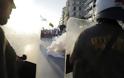 Θεσσαλονίκη: Ένταση και επεισόδια στην πορεία διαμαρτυρίας για το όνομα της Μακεδονίας - Φωτογραφία 6