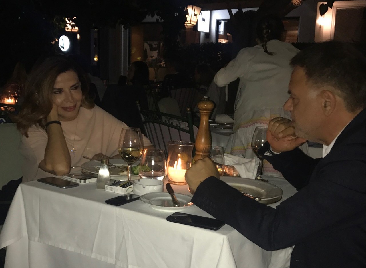 Μιμή Ντενίση & Γιάννης Κεντ: Ρομαντικό δείπνο για δύο στο Κολωνάκι! - Φωτογραφία 2