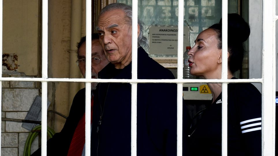 Αποφυλακίστηκε ο Τσοχατζόπουλος: Εξεπλάγην που βγήκε, δήλωσε ο δικηγόρος του - Φωτογραφία 1