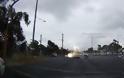 Απίστευτο βίντεο! Κεραυνός χτυπάει αμάξι και... ανοίγει τρύπα στην άσφαλτο! [video]