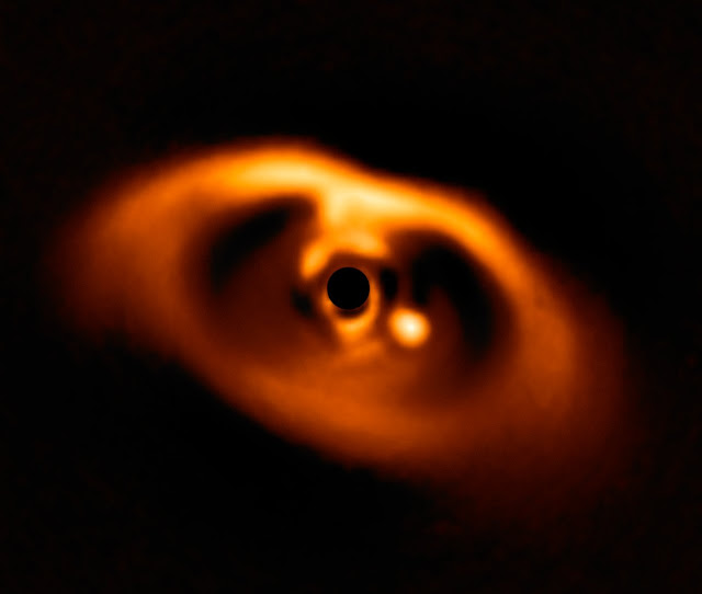 Η φωτογραφία ενός νεογέννητου εξωπλανήτη - Φωτογραφία 1