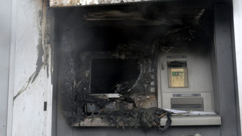 Έκρηξη σε ΑΤΜ τράπεζας στο Πόρτο Ράφτη - Φωτογραφία 1