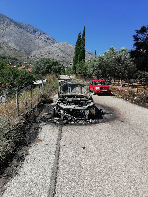 Κάηκε ολοσχερώς όχημα στο ΑΡΧΟΝΤΟΧΩΡΙ Ξηρομέρου (ΦΩΤΟ) - Φωτογραφία 2