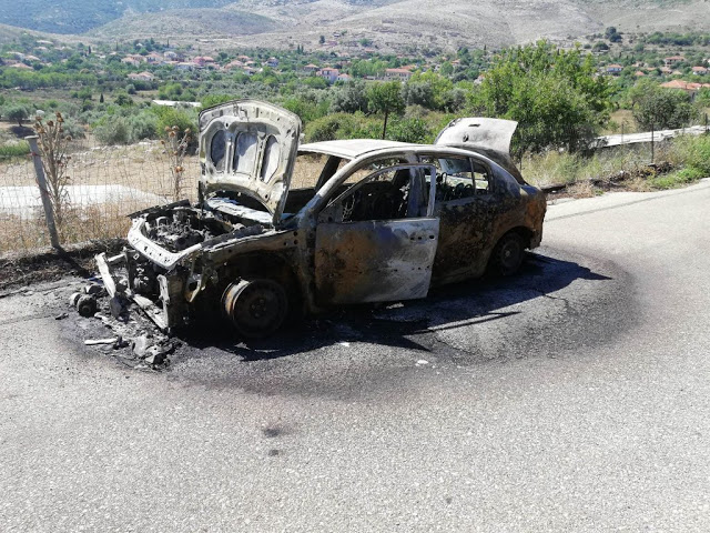 Κάηκε ολοσχερώς όχημα στο ΑΡΧΟΝΤΟΧΩΡΙ Ξηρομέρου (ΦΩΤΟ) - Φωτογραφία 3