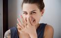 Τι μπορεί να υποδηλώνει η μυρωδιά σε διάφορα μέρη του σώματός σας;