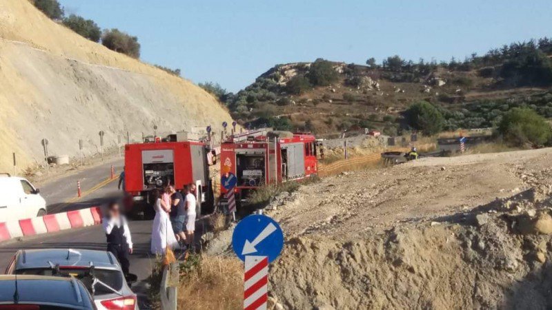 Πυρκαγιά σε αυτοκίνητο στο οποίο επέβαιναν γαμπρός και νύφη [photos] - Φωτογραφία 3