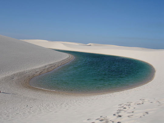Η άσπρη έρημος με τις εκατοντάδες λίμνες - Φωτογραφία 3