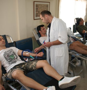 Προσφέροντας αίμα και δίνοντας δείγμα μυελού των οστών, σώζεις ανθρώπινες ζωές - Φωτογραφία 13
