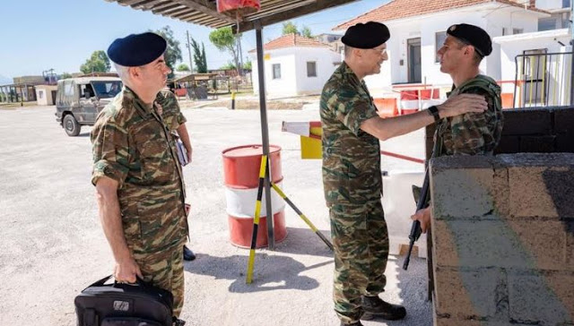 Επίσκεψη Αρχηγού ΓΕΣ στην Περιοχή Ευθύνης της 8ης Μ/Π ΤΑΞ - Φωτογραφία 3