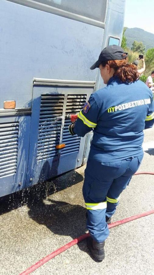 Μεσολόγγι: Παραλίγο να πάρει φωτιά λεωφορείο της ΕΛ.ΑΣ. στην Ιόνια Οδό! (ΔΕΙΤΕ ΦΩΤΟ) - Φωτογραφία 7