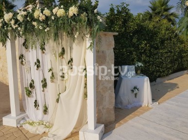 Οι πρώτες εικόνες: Πανέμορφη νύφη η Αλεξάνδρα Παναγιώταρου – Δείτε το εντυπωσιακό της νυφικό - Φωτογραφία 14