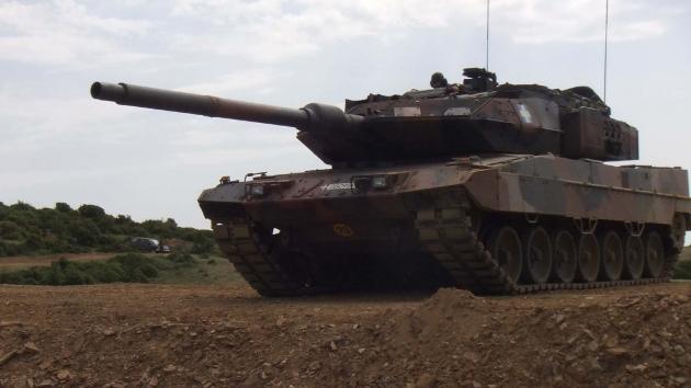 Leopard 2HEL: Αυτό είναι το άρμα μάχης του ελληνικού στρατού - ΒΙΝΤΕΟ - Φωτογραφία 1