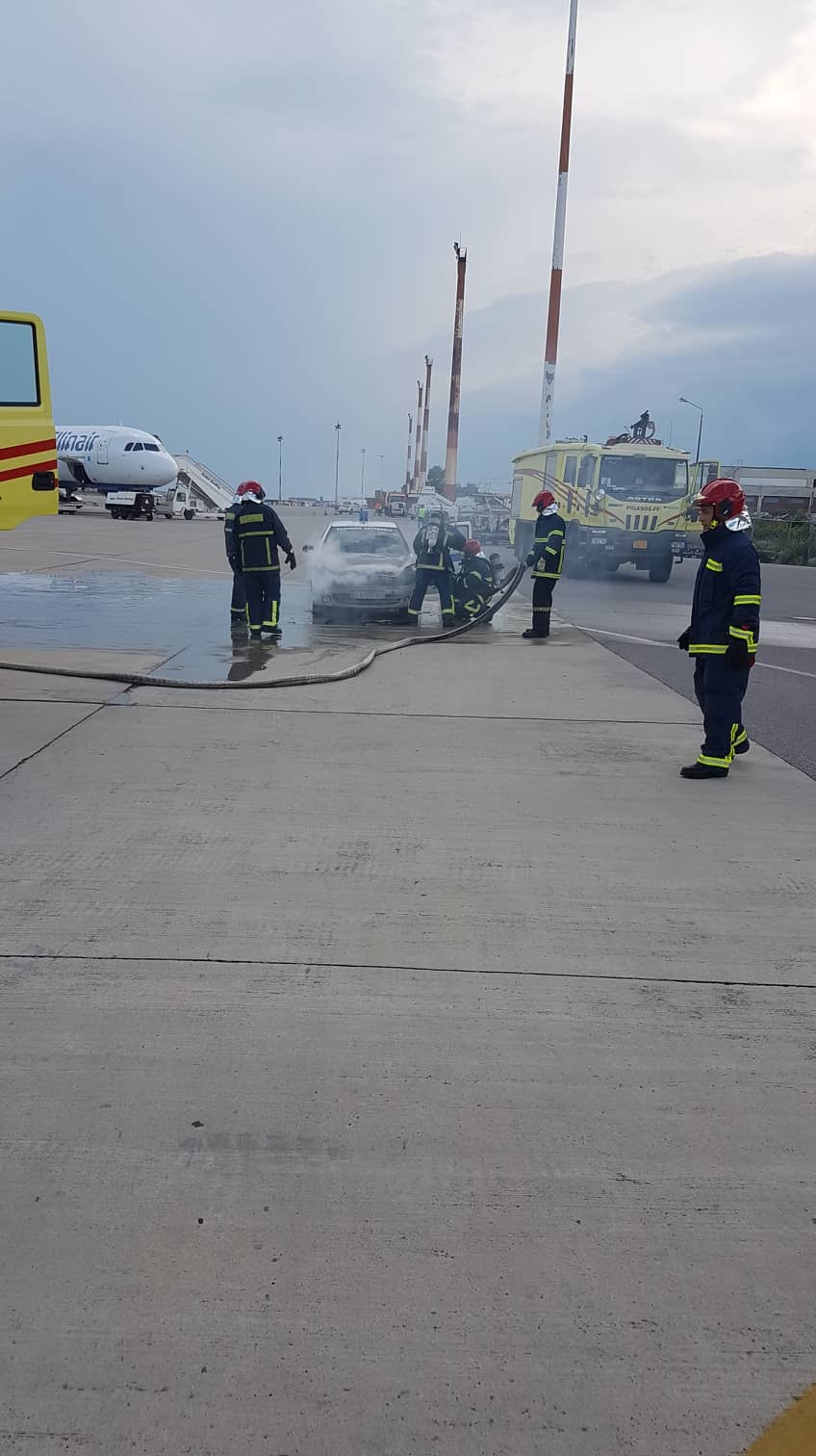 Στις φλόγες περιπολικό της ΔΑΚΑΘ - Ο κατήφορος συνεχίζεται.... - Φωτογραφία 2