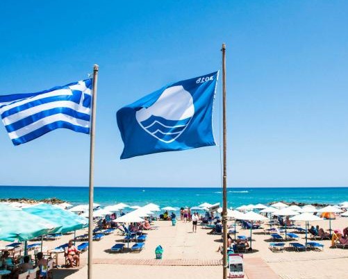 Γαλάζια σημαία 2018: Αυτές είναι οι πιο καθαρές παραλίες της Αττικής για να κολυμπήσετε - Φωτογραφία 1