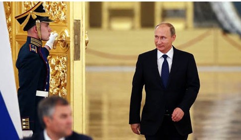 ΑΠΟΚΑΛΥΨΗ για τον Πούτιν - Γιατί δεν κουνά το δεξί του χέρι όταν περπατάει; Επιστήμονες το μελέτησαν και λένε... - Φωτογραφία 1