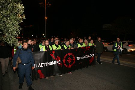 Ένωση Αθηνών: Δε θέλουμε πολλά, το μόνο που ζητάμε ΑΞΙΟΠΡΕΠΕΙΑ - Διαμαρτυρία την Τετάρτη στην Καισαριανή - Φωτογραφία 1