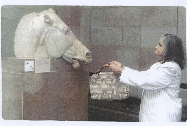 ΝΙΚΟΣ ΡΑΠΠΟΣ: Μια συμβολική φωτογραφία με τα Μάρμαρα του Παρθενώνα, στο Βρετανικό Μουσείο του Λονδίνου! - Φωτογραφία 1