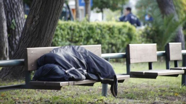 Τουλάχιστον 793 άστεγοι ζουν στην Αθήνα κυρίως Ελληνες κάτω των 44 ετών - Φωτογραφία 1