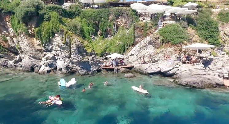 Τα 10 καλύτερα beach bars της Ελλάδας σύμφωνα με τον Guardian - Φωτογραφία 2