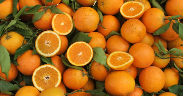 Δεσμεύτηκαν πάνω από δύο τόνοι πορτοκάλια στον Πειραιά - Φωτογραφία 1