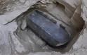 Μυστήριο στην Αίγυπτο: Ανακαλύφθηκε σφραγισμένη, γρανιτένια σαρκοφάγος 2.000 ετών! - Φωτογραφία 1